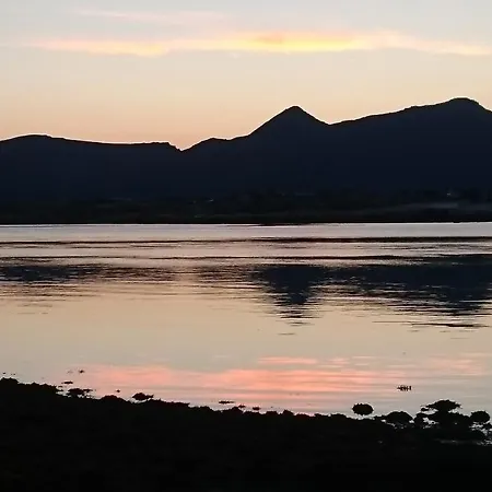 Lofothytter Lodge Offersoya